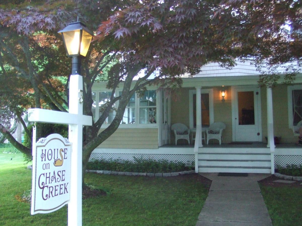 House On Chase Creek Bed & Breakfast Shelter Island Heights Exterior photo